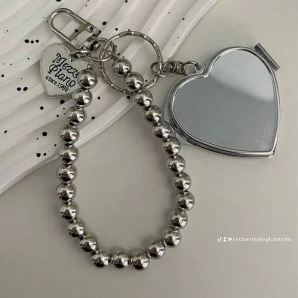 Metal Key Chain with Heart-Shaped Mirror – Bag Pendant Purse Charm - Picture 4 of 4